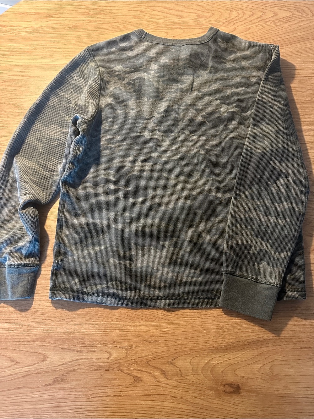 George Long Sleeve Abstract Camo Tee in Gray Size Medium